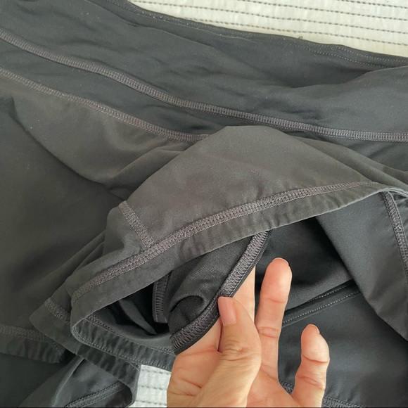 Lululemon Athletic Shorts, adjustable waist, back pocket, size 6 - Picture 7 of 7